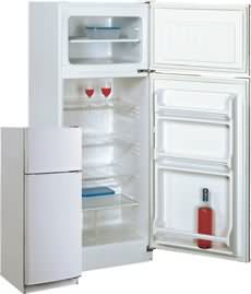 Двух-отсечный (морозилка + холодильник) объем 183 литров.